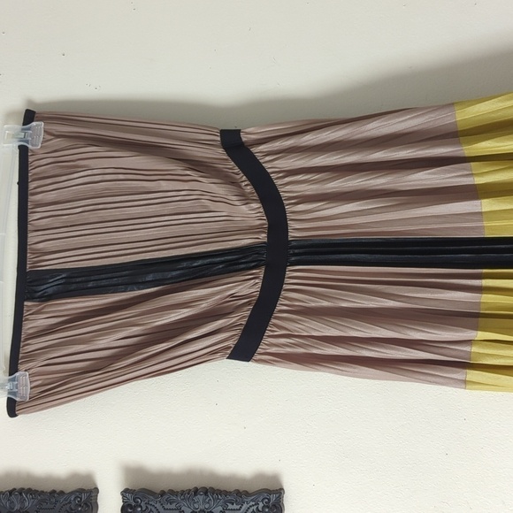 HP BCBG MAXAZRIA LILYAN COLOUR BLOCKED DRESS - Picture 4 of 11